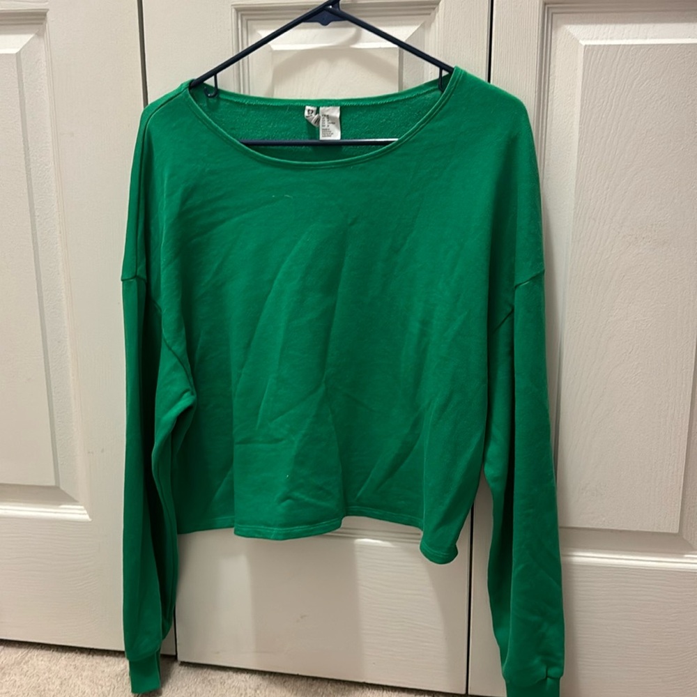 H&M Divided Green Crop Lightweight Crew